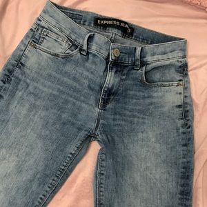 Express Women’s Mid Rise Skinny jeans 4S